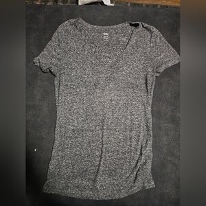 Old Navy Heathered Gray V-Neck Tee
